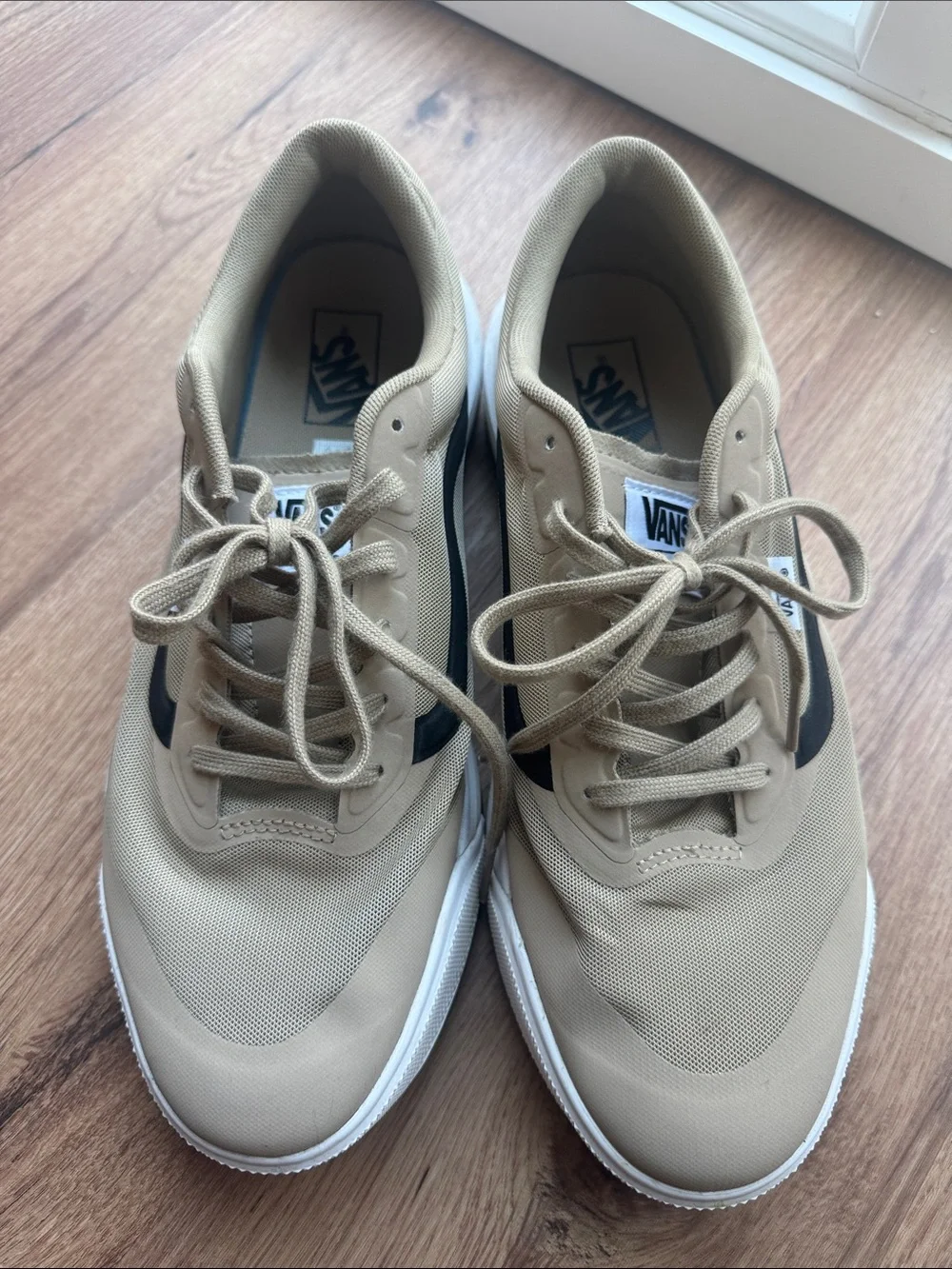 Vans Men’s Beige Sneakers with Black Side Stripe